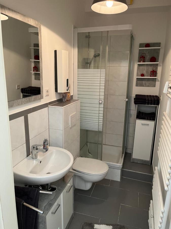 أوبيرهاوزين Schone Kleine Wohnung Mit Terrasse Nahe Centro المظهر الخارجي الصورة