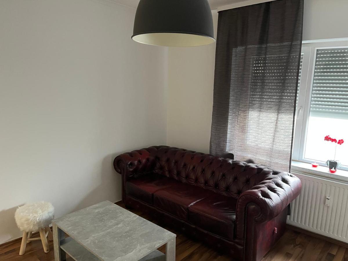 أوبيرهاوزين Schone Kleine Wohnung Mit Terrasse Nahe Centro المظهر الخارجي الصورة